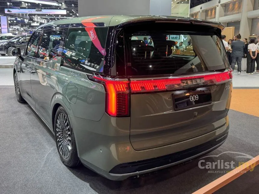 2025 Zeekr 009 Ultra-Luxury MPV