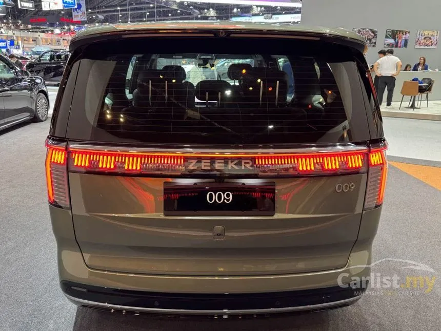 2025 Zeekr 009 Ultra-Luxury MPV