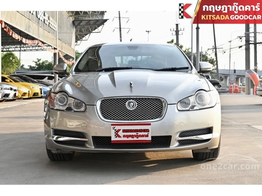 2011 Jaguar XF Premium Luxury Sedan