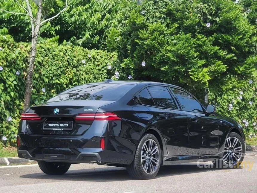 2025 BMW 520i M Sport Sedan