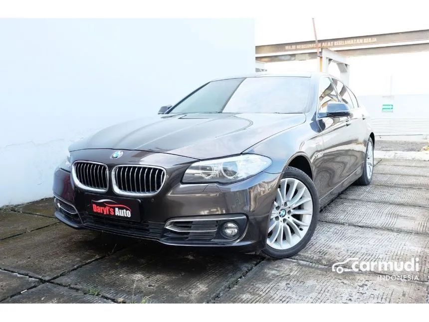 2015 BMW 528i Luxury Sedan