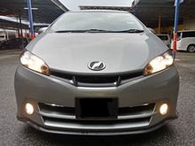 2009 Toyota Wish 1.8 S paddle shift push start ( Genuine Year )