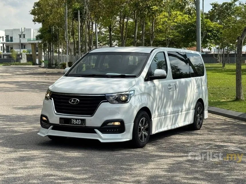 2018 Hyundai Grand Starex Executive MPV