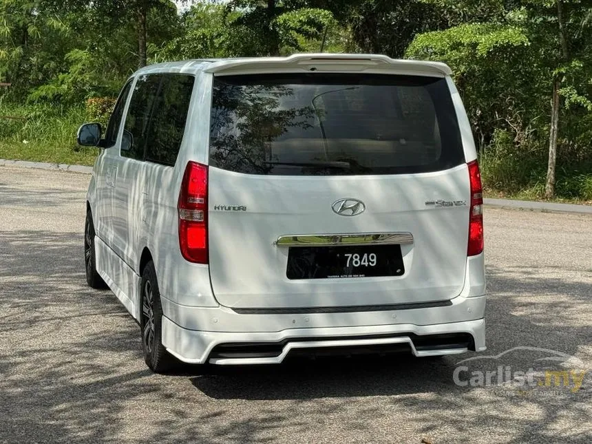 2018 Hyundai Grand Starex Executive MPV