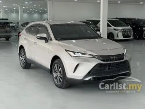 2022 Toyota Harrier 2.0 G - Special Colour - Black Half Leather Seat - Digital Inner Mirror - Blind Spot Monitor - Reverse Camera