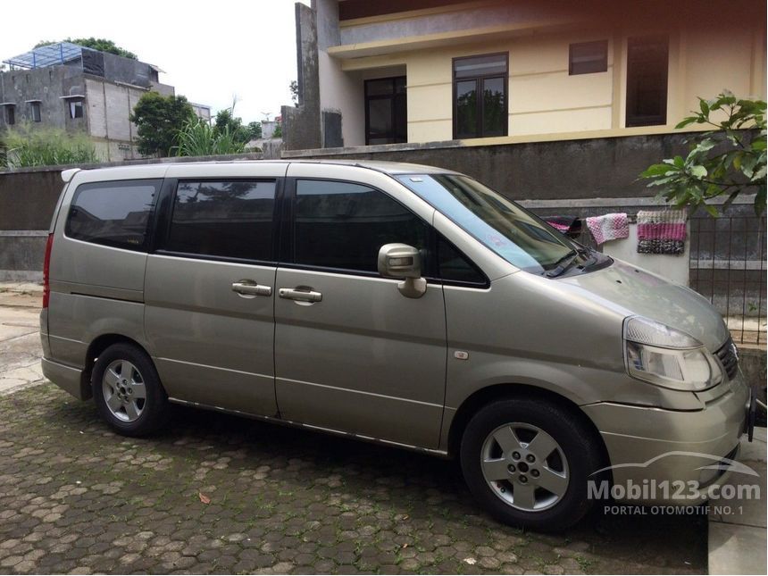 Jual Mobil Nissan Serena 2005 Highway Star 2.0 di Jawa 