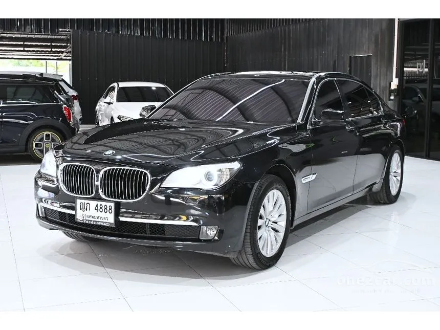 2013 BMW 730Li Sedan