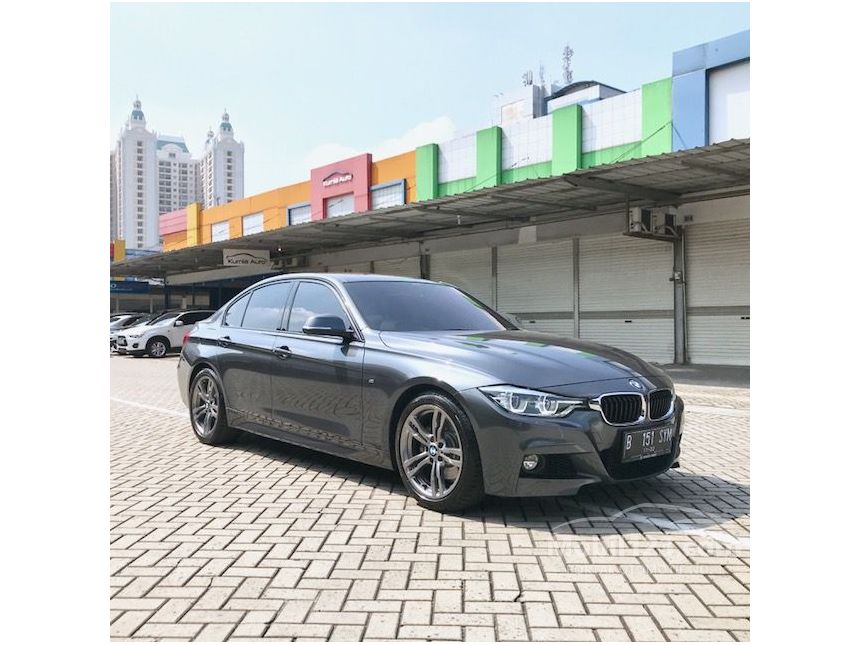 Jual Mobil  BMW  330i  2019 M  Sport  2 0 di DKI Jakarta 