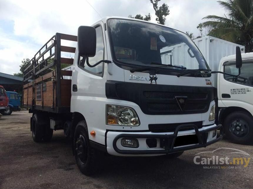 Bison BJ 1049 2011 4.0 in Johor Manual Lorry White for RM 