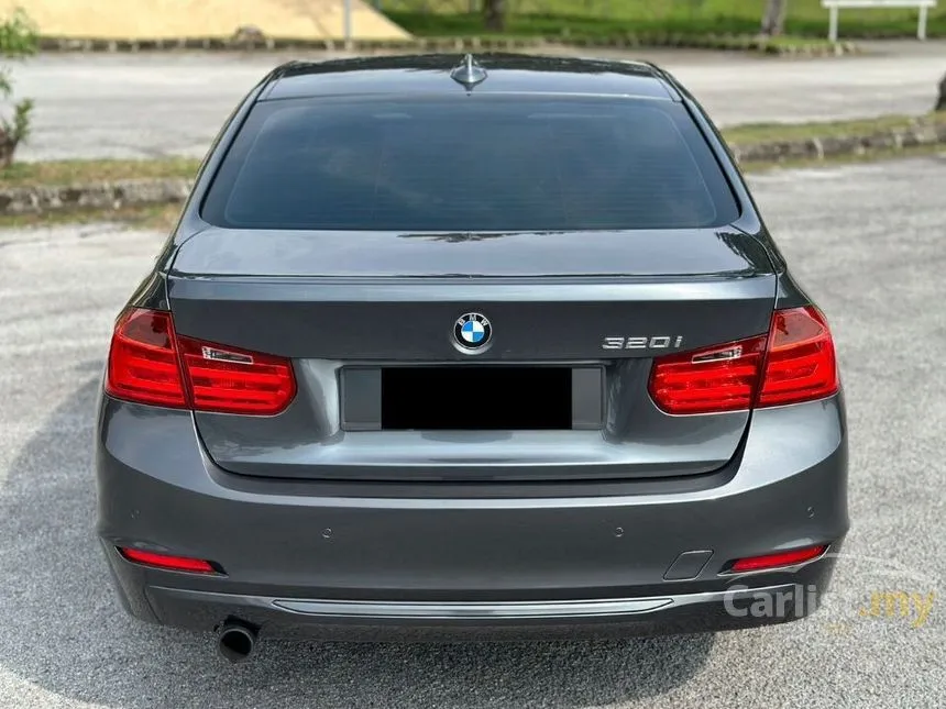 2012 BMW 320i Sport Line Sedan