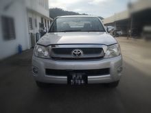 2010 Toyota Hilux 2.5 G Pickup Truck