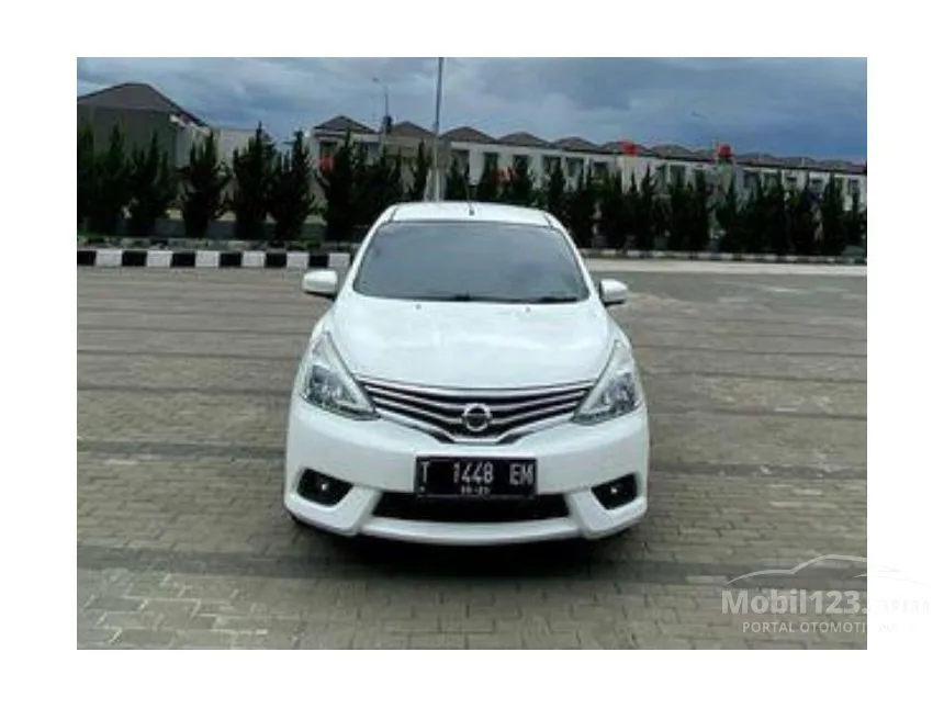 Jual Mobil Nissan Grand Livina 2015 SV 1.5 di Jawa Barat Manual MPV Putih Rp 125.000.000