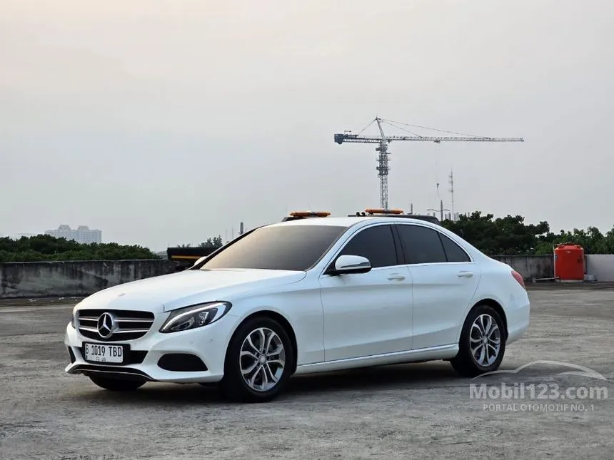 2015 Mercedes-Benz C200 Avantgarde Sedan