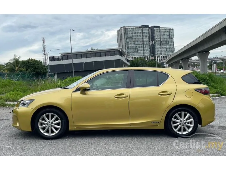 2011 Lexus CT 200h Luxury Hatchback