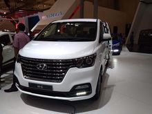Hyundai New H-1 2.5 Royale Diesel 2018