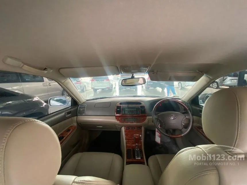 2005 Toyota Camry V Sedan