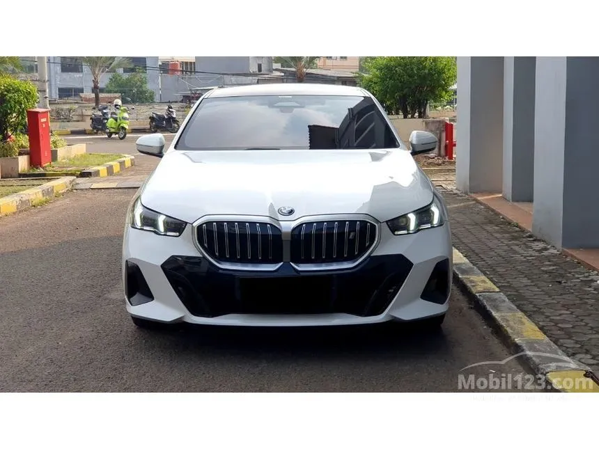 2024 BMW i5 eDrive40 M Sport Sedan