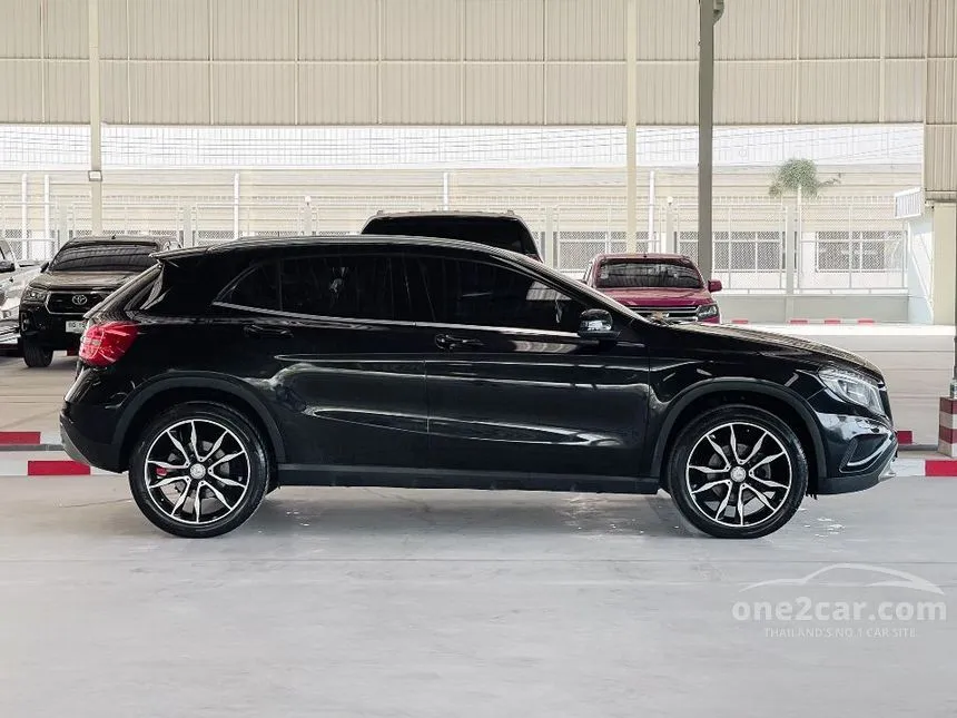 2015 Mercedes-Benz GLA200 Urban SUV