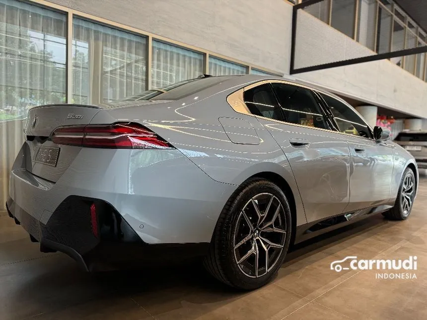 2025 BMW 520i M Sport Sedan