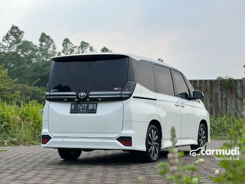 2022 Toyota Voxy (Premium Color) MPV