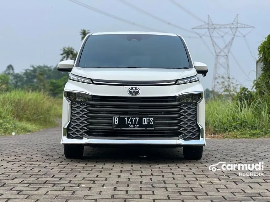 2022 Toyota Voxy (Premium Color) MPV