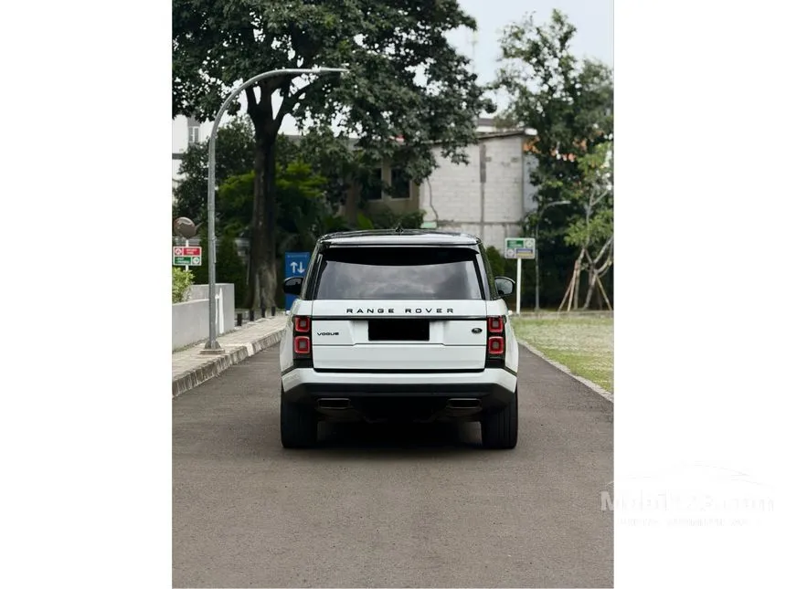 2017 Land Rover Range Rover Vogue SUV