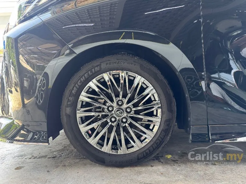 2024 Lexus LM 500h Version L 6 Seater MPV