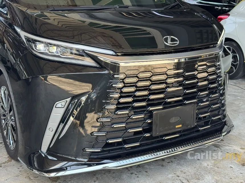 2024 Lexus LM 500h Version L 6 Seater MPV