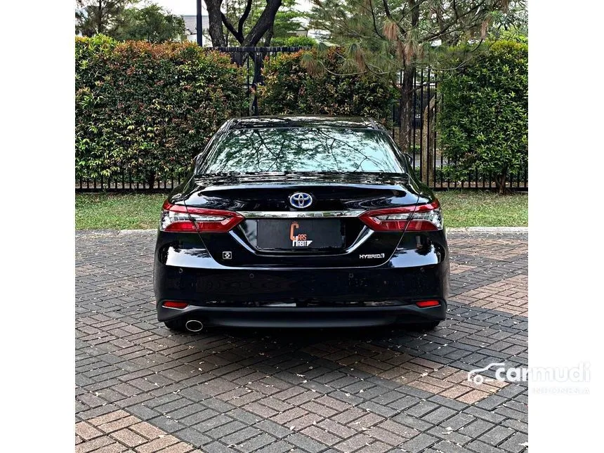 2021 Toyota Camry Hybrid Sedan