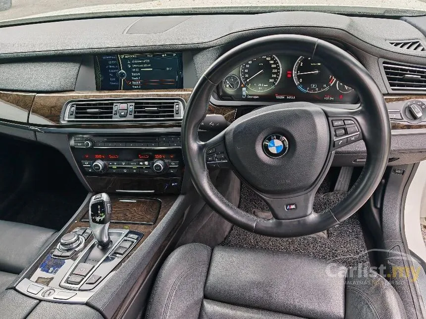 2012 BMW 740i Sedan