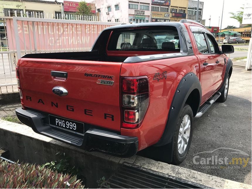 View Ford Ranger Wildtrak 3.2 Pickup Truck Background
