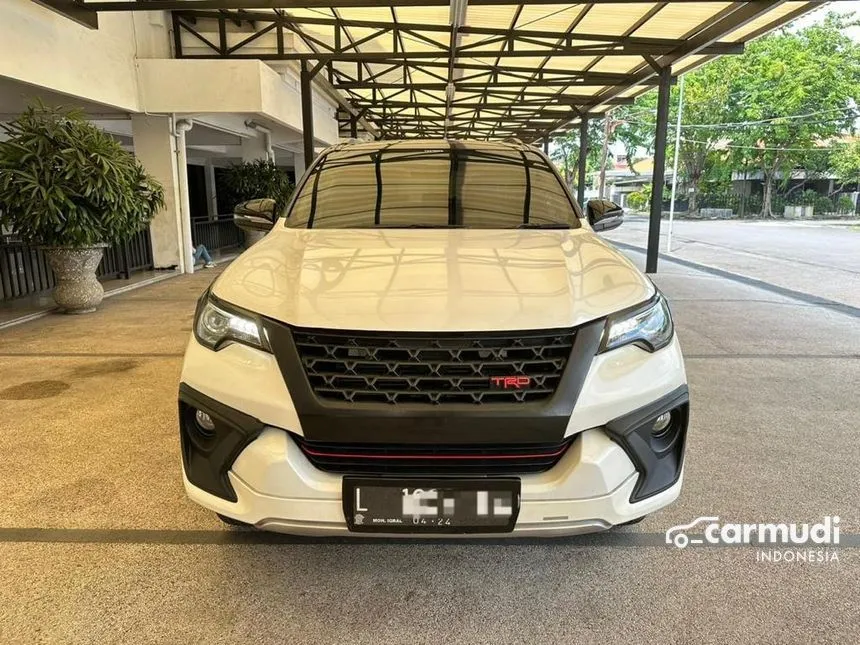 Jual Mobil Toyota Fortuner 2019 TRD 2.4 di Jawa Timur Automatic SUV Putih Rp 415.000.000