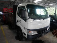 2014 Hino 300 Series 4.0 -- WELL MAINTAINED --