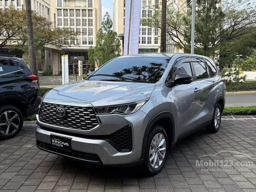 2025 Toyota Kijang Innova Zenix V (Non Premium Color) MPV