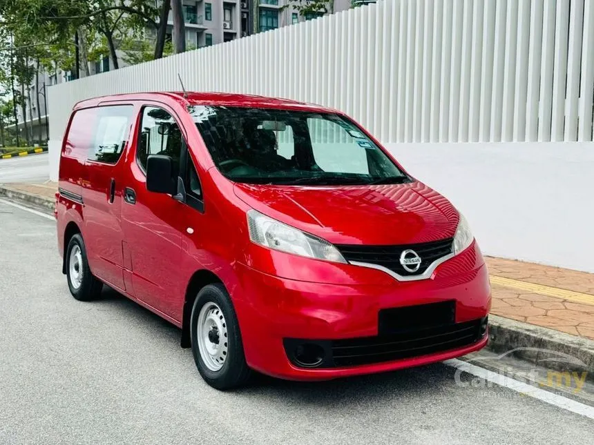 2013 Nissan NV200 Semi Panel Van