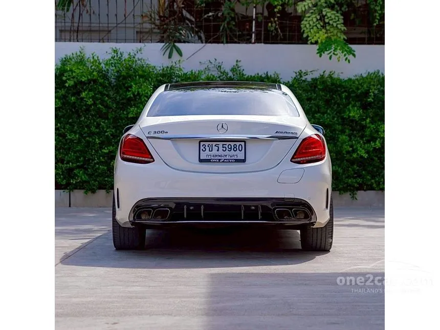 2020 Mercedes-Benz C300 e AMG Dynamic Sedan