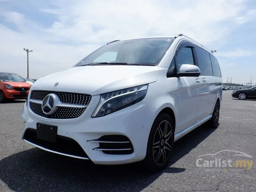 2022 Mercedes-Benz V220 d Exclusive Platinum MPV