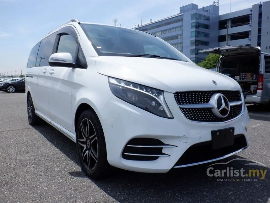 2022 Mercedes-Benz V220 d Exclusive Platinum MPV