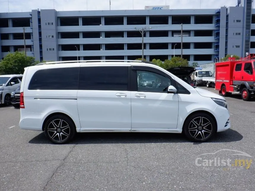 2022 Mercedes-Benz V220 d Exclusive Platinum MPV