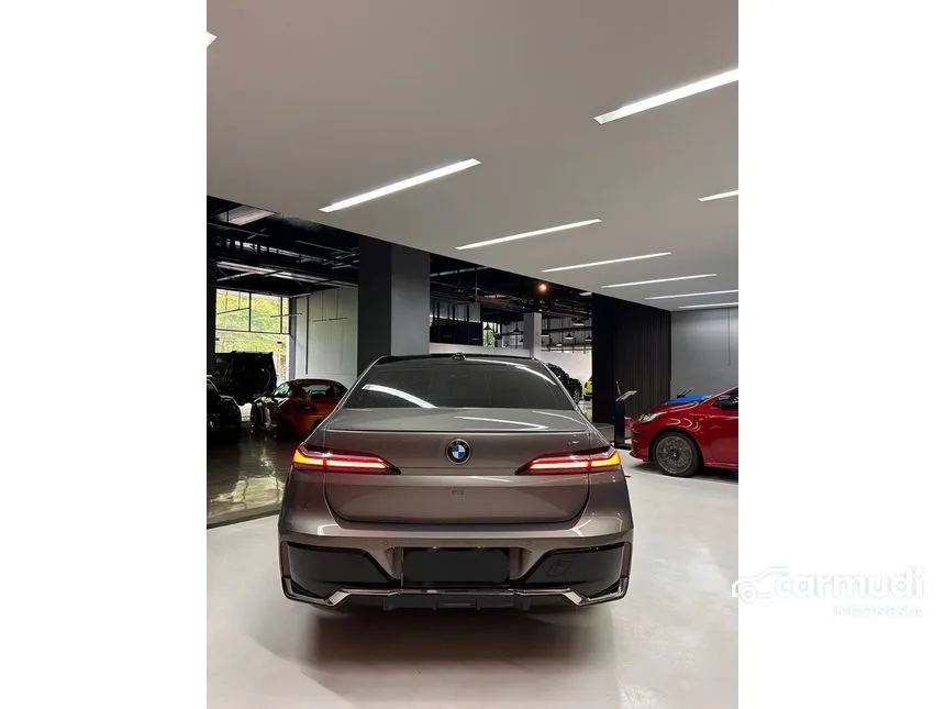 2024 BMW 735i M Sport Sedan