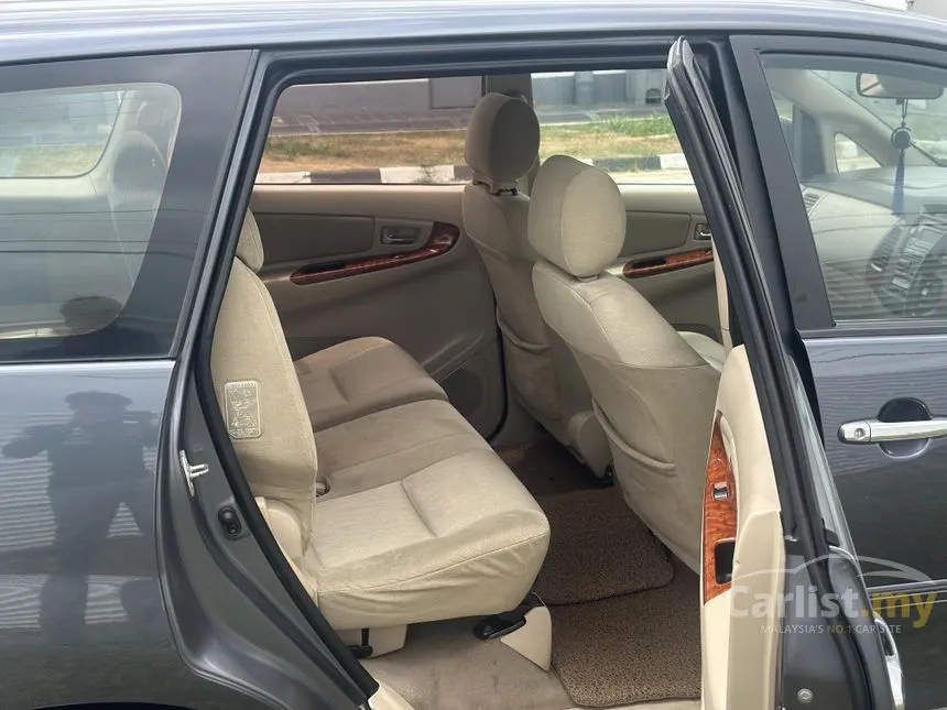 2010 Toyota Innova G MPV