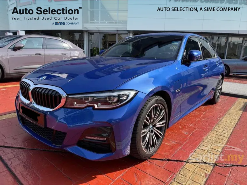 2022 BMW 330e M Sport Sedan