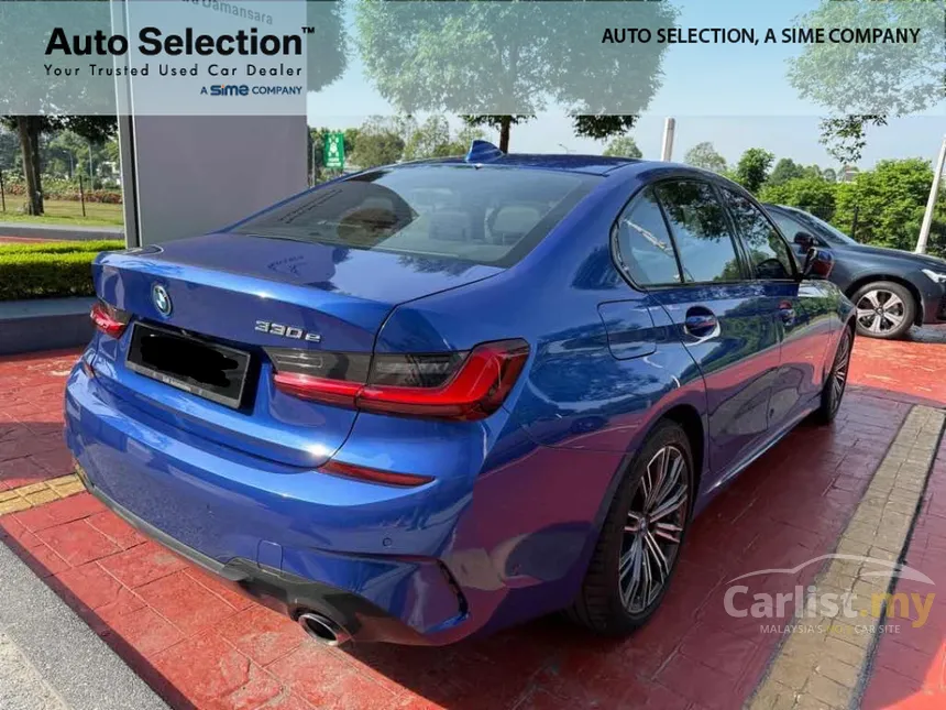 2022 BMW 330e M Sport Sedan