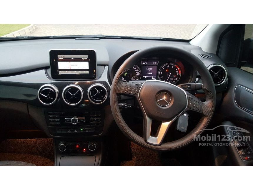 Jual Mobil Mercedes-Benz B200 2013 Urban 1.6 di DKI 