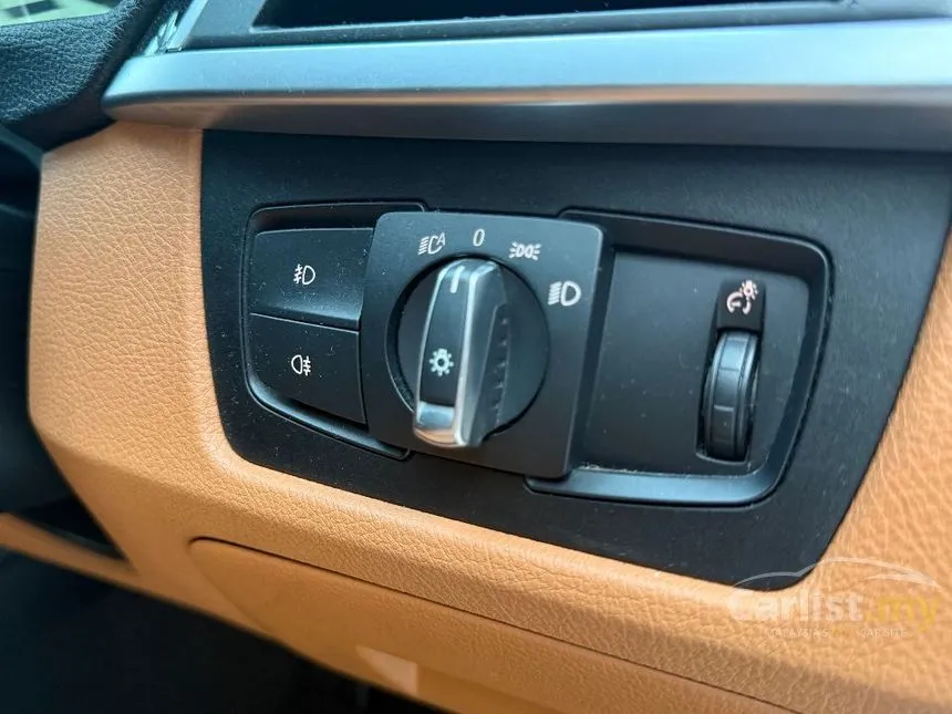 2017 BMW 318i Luxury Sedan