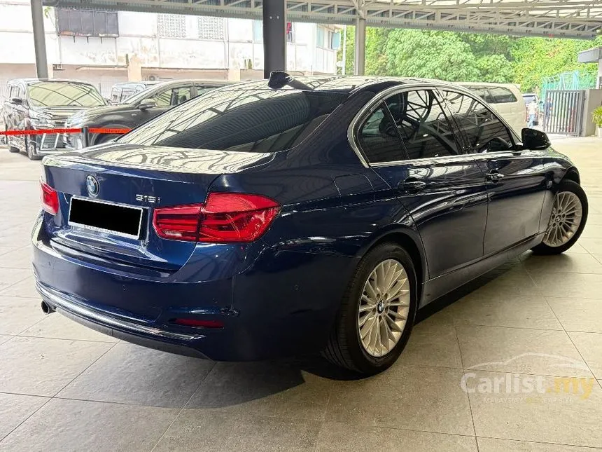 2017 BMW 318i Luxury Sedan