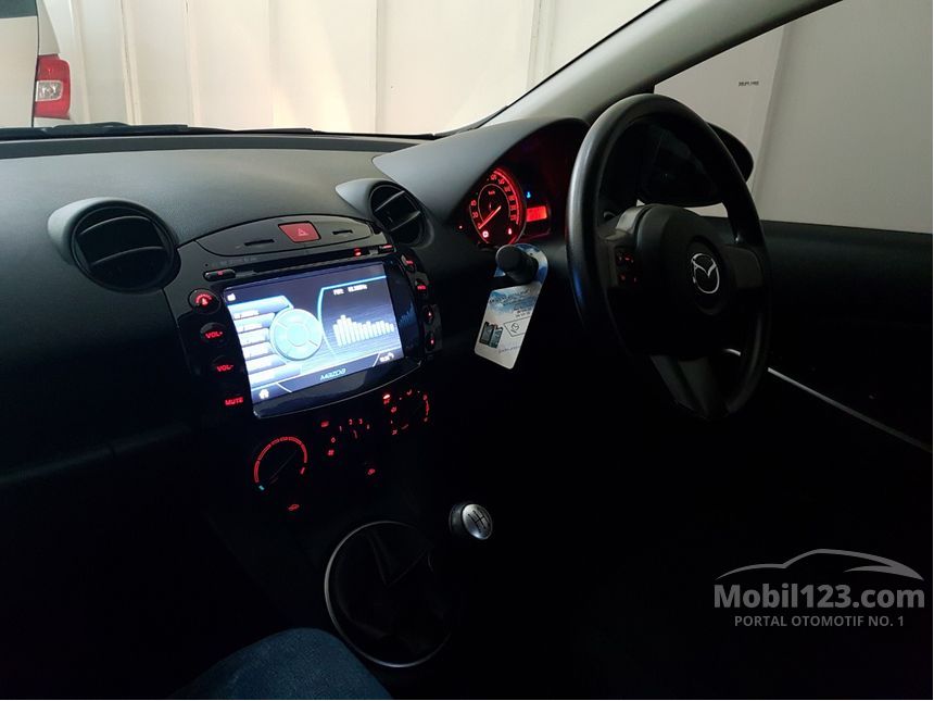 2014 Mazda 2 V Hatchback