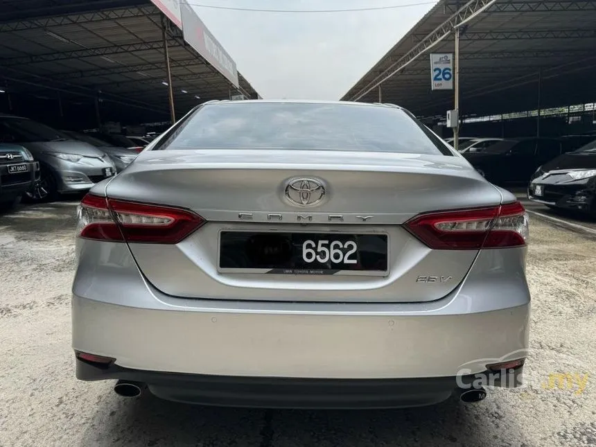 2019 Toyota Camry V Sedan