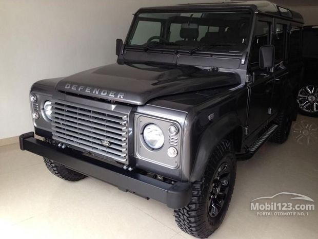 Land Rover Defender Mobil Bekas Baru dijual di Indonesia 