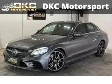 2019 Mercedes-Benz C300 2.0 AMG Line Sedan / POWERED FRONT SEATS WIYH MEMORY / 64-COLOUR AMBIENT LIGHTING / KEYLESS GO / 7 AIRBAGS / ESP / TPMS / ABA